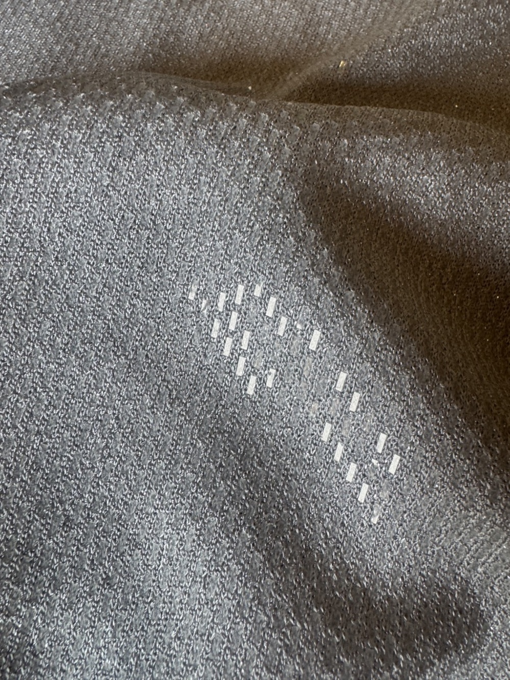 St. John Light silver Shimmer Paillettes Knit Light Sleeveless Top Size M - Picture 10 of 11